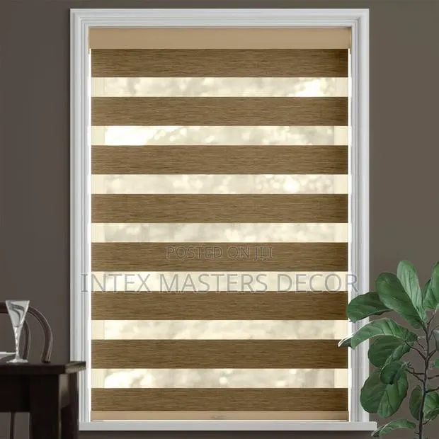 Beige Window Blinds · Photo 1