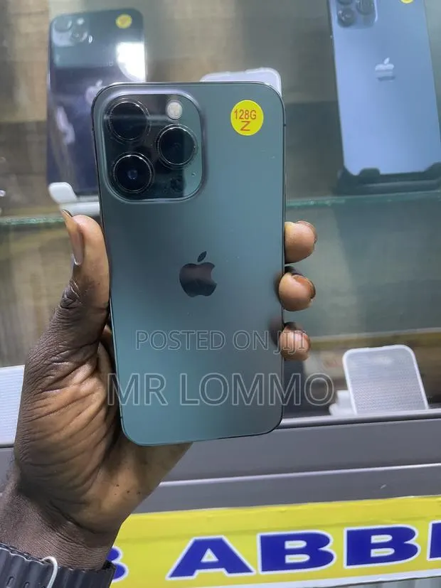 Apple iPhone 13 Pro 128 GB Black · Photo 1