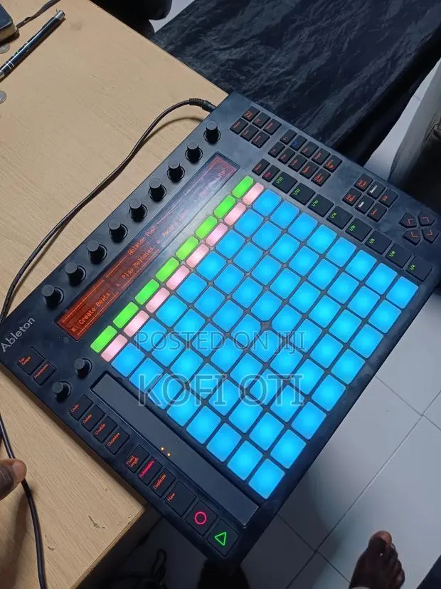 Ableton Push 1(drumpad/Drum Machine) · Photo 1