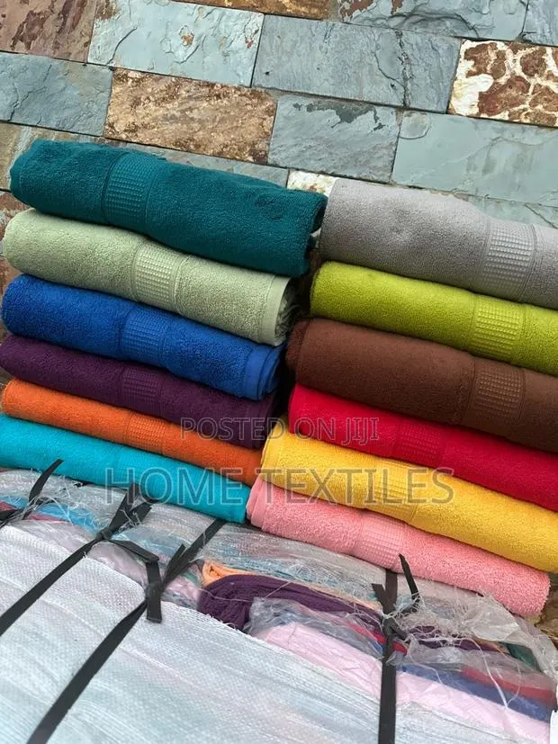 Big Size Bath Towels Available in Different Colors · Photo 1