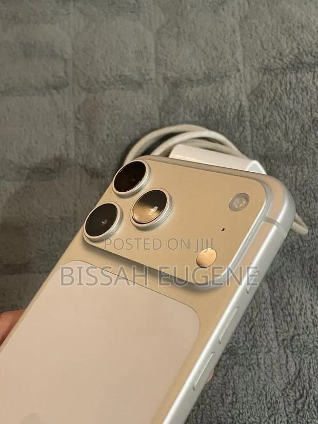 Apple iPhone 17 Pro Max 512 GB White · Photo 1