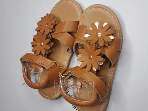 George Brown Sandals With Brown Floral Design · Photo 1