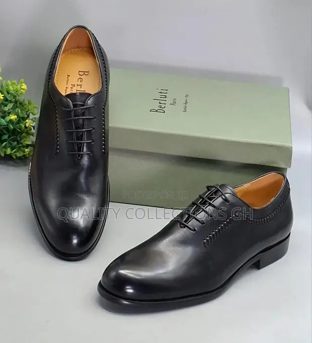 Leather Authentic Black Shoe · Photo 1