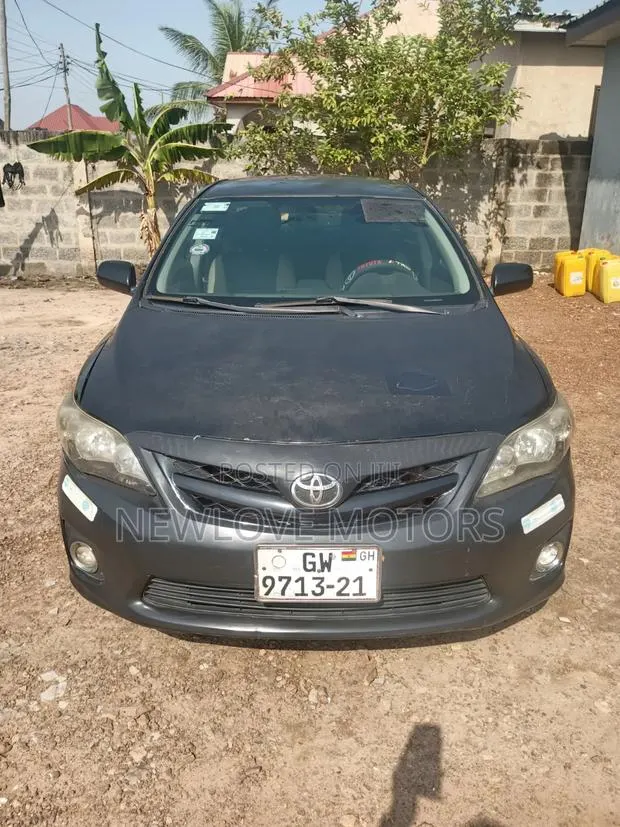 Toyota Corolla S 5-Speed 2013 Black · Photo 1
