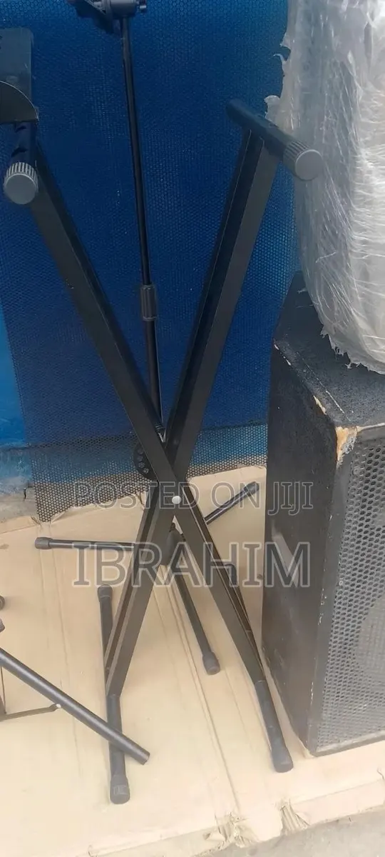 Keyboard Stand · Photo 1
