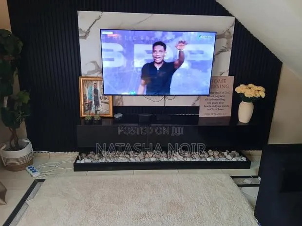 Black TV Console · Photo 1