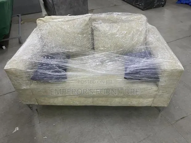 Quality Comfortable Two in One Sofa · Photo 1