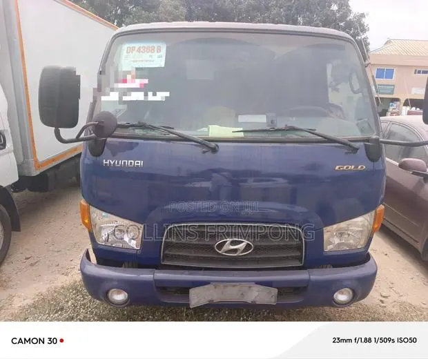 Hyundai Mighty 2012 Blue · Photo 1