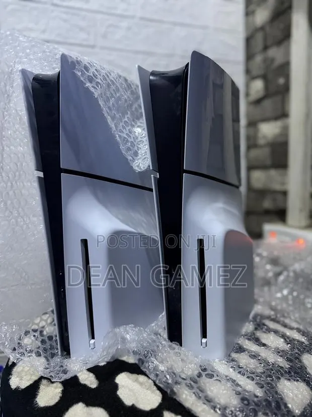 PS5 Slim With Games and Accessories · Photo 1