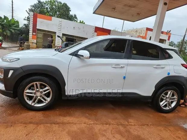Hyundai Kona 2018 White · Photo 1