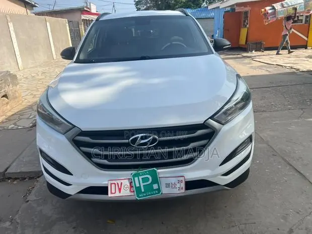 Hyundai Tucson 2018 White · Photo 1