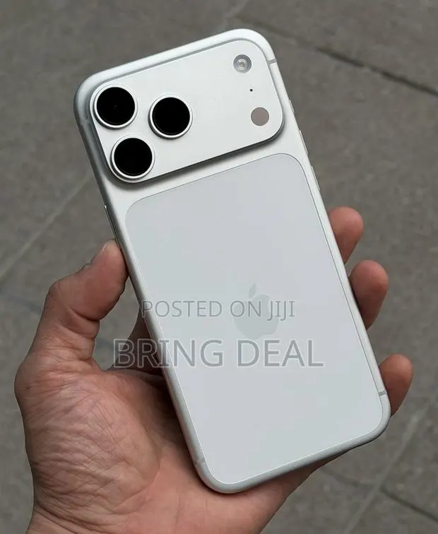 Apple iPhone 17 Pro Max 512 GB Silver · Photo 1