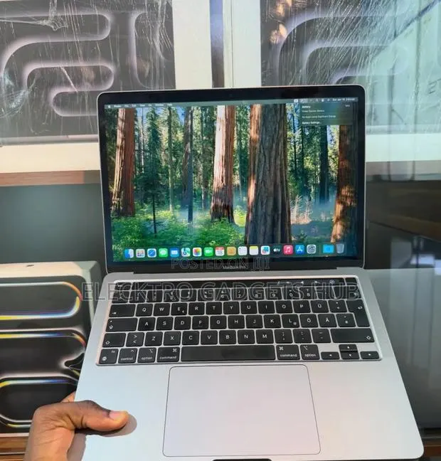 Laptop Apple MacBook Pro 2020 16GB Intel Core i7 SSD 512GB · Photo 1