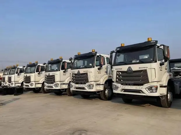 Sinotruk N7 8×4 Trucks · Photo 1