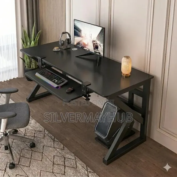 Game Desk /Office Study Des With Universal Keyboard Tray · Photo 1