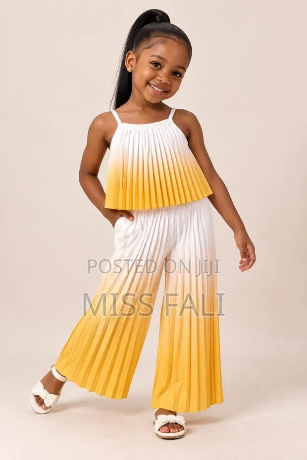 Sunshine Pleat Set. 4Years · Photo 1