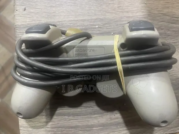 Ps2 Controller · Photo 1