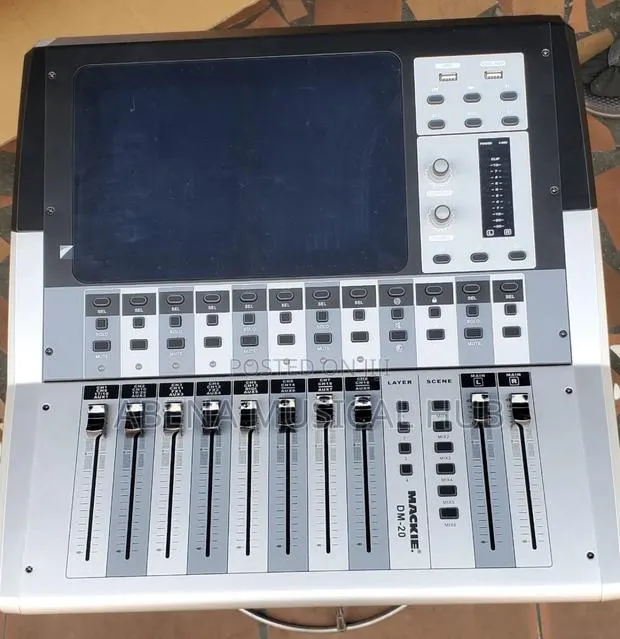 Mackie Dm-20 Digital Mixer · Photo 1