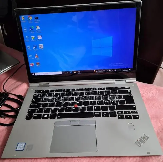 Laptop Lenovo ThinkPad Yoga 370 8GB Intel Core i5 SSD 256GB · Photo 1