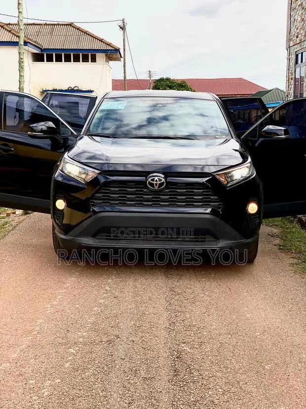 Toyota RAV4 2020 Black · Photo 1