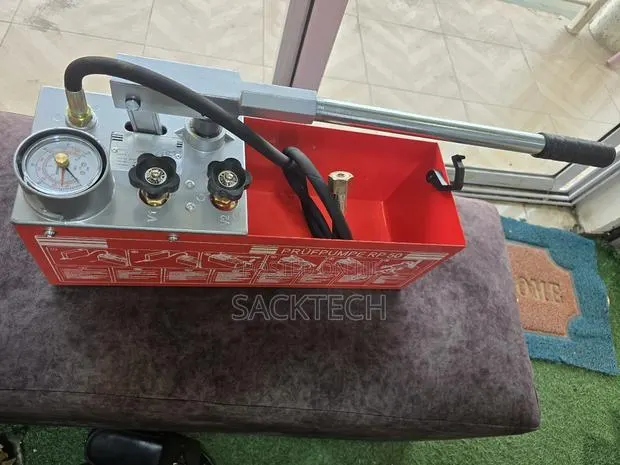 Pressure Hand Pump · Photo 1