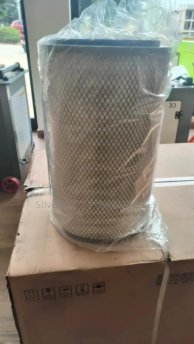 PU2747 C271250 Air Filter for Sinotruk Sitrak C7H Truck · Photo 1