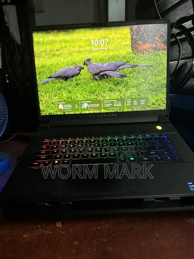 Laptop Alienware M16 32GB Intel Core i7 SSD 256GB · Photo 1