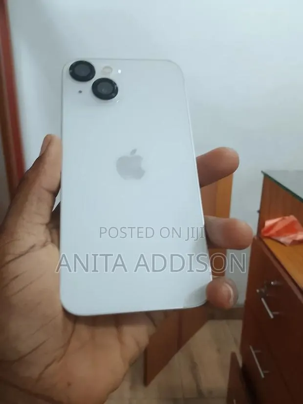 Apple iPhone 13 256 GB White · Photo 1