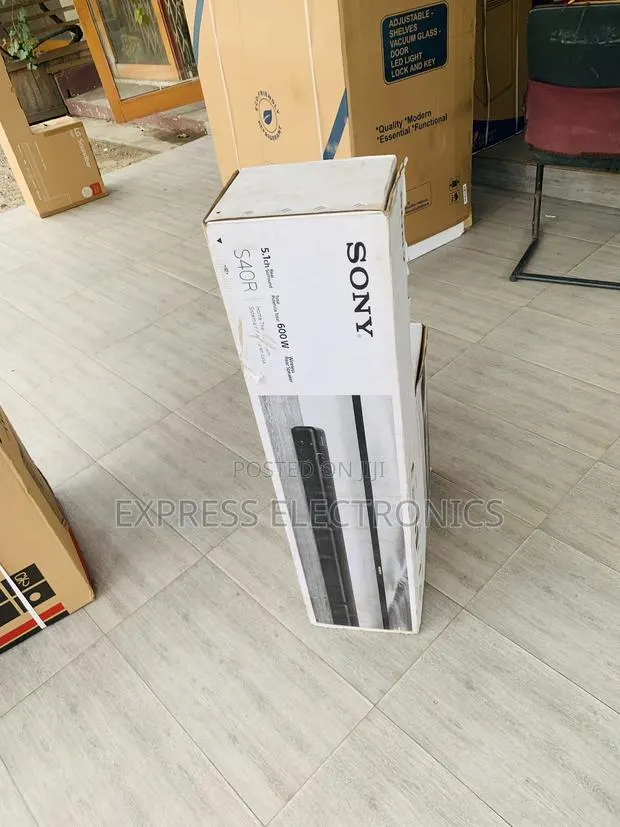 Best Buy Sony 600W 5.1ch Home Cinema Soundbar System | HT-S40R · Photo 1