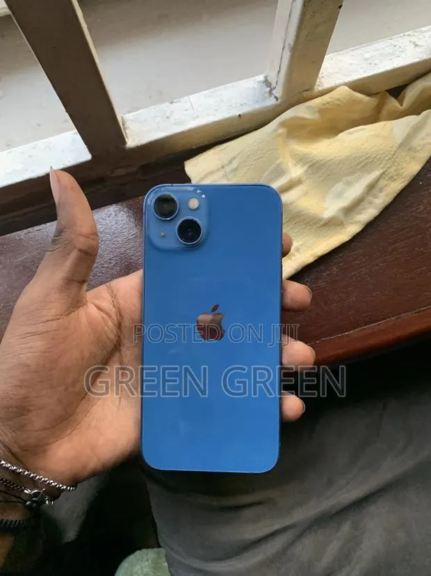 Apple iPhone 13 128 GB Blue · Photo 1