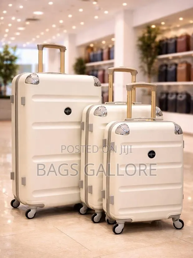 Off White Luggage Set · Photo 1