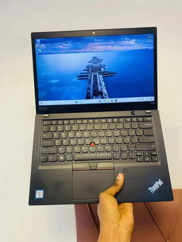 Laptop Lenovo ThinkPad T490s 8GB Intel Core i7 SSD 256GB · Photo 1