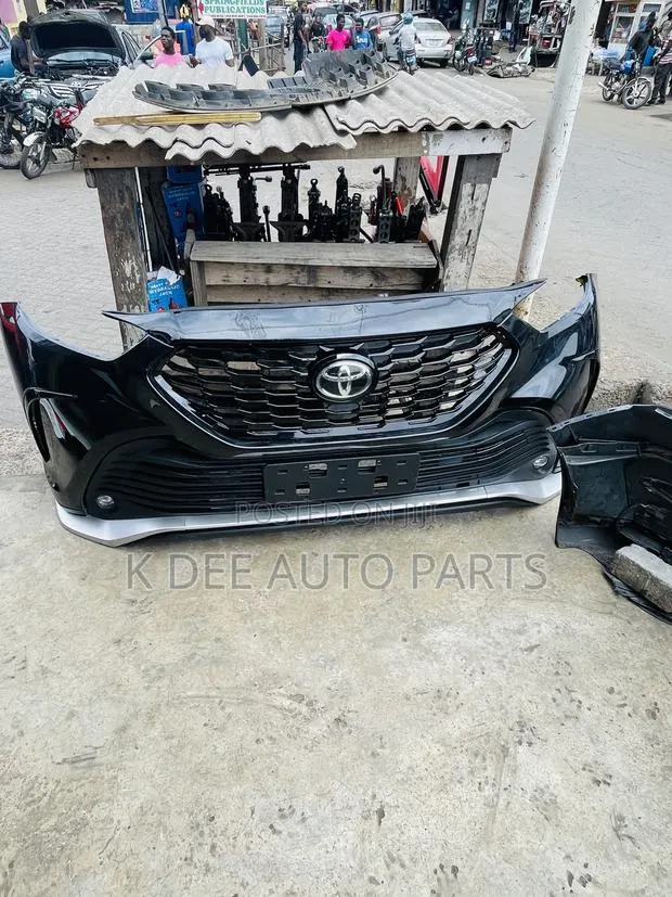 Toyota Highlander 2018 2019 2020 2021 2022 Front Bumper Complete · Photo 1