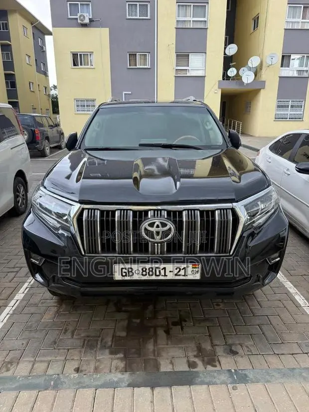 Toyota Land Cruiser Prado 2016 Black · Photo 1
