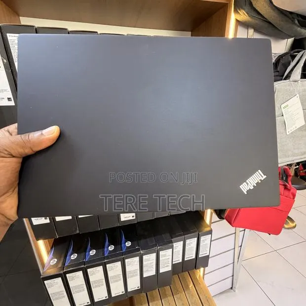 New Laptop Lenovo ThinkPad T14s Gen 1 8GB Intel Core i7 SSD 256GB · Photo 1