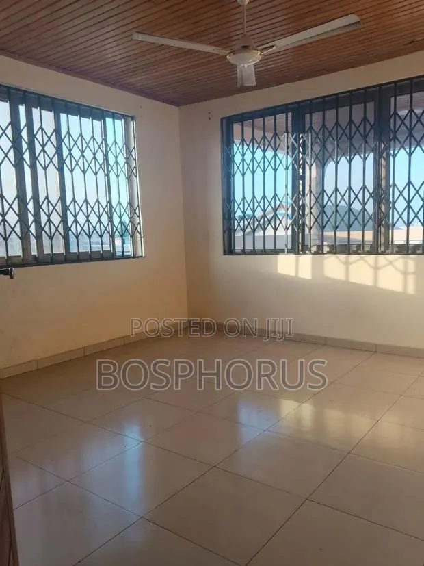 2bdrm Apartment in Lapaz, Nyanmekye for rent · Photo 1