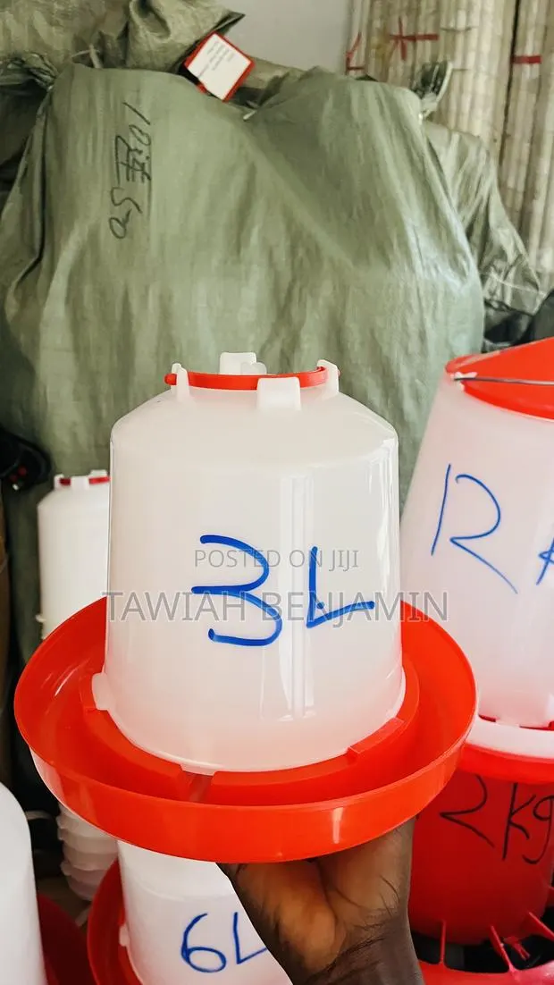 3 Liter Chicken Drinker · Photo 1