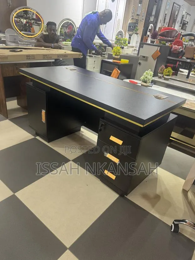 1,4 Executive Office Desk · Photo 1