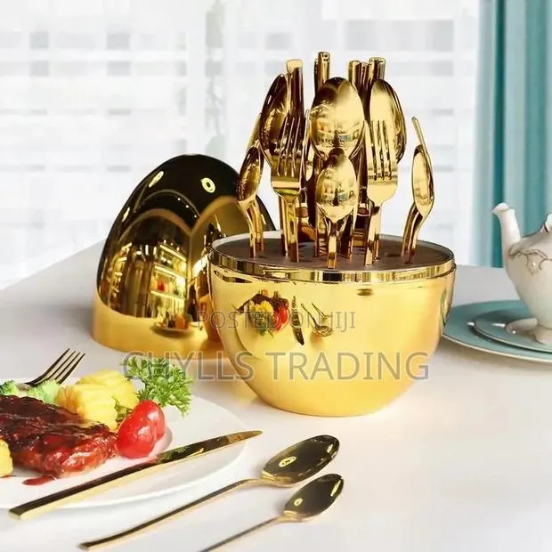 Luxury Golden Oval Shape Cutlery Set · Photo 1