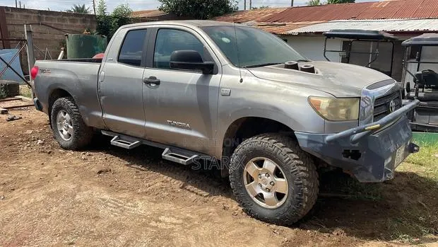 Toyota Tundra Double Cab 2008 Silver · Photo 1