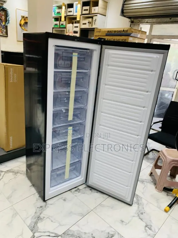 Grab the New Upright Freezer Pearl Puf370 225l · Photo 1