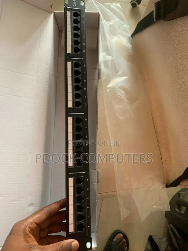 Htyz Cat6 Utp Unshielded 24ports Patch Panel · Photo 1
