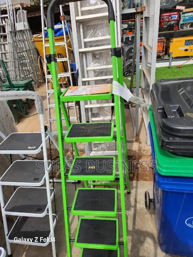 6 Steps Ladder Green Attractive Color · Photo 1