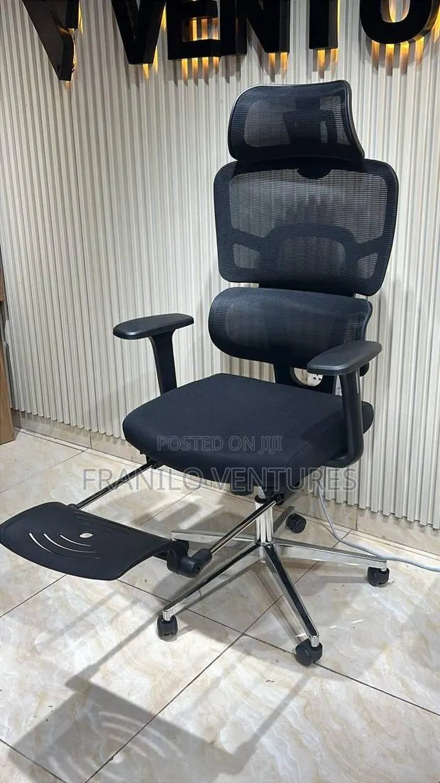 High Back Office Chair With Footrest · Photo 1