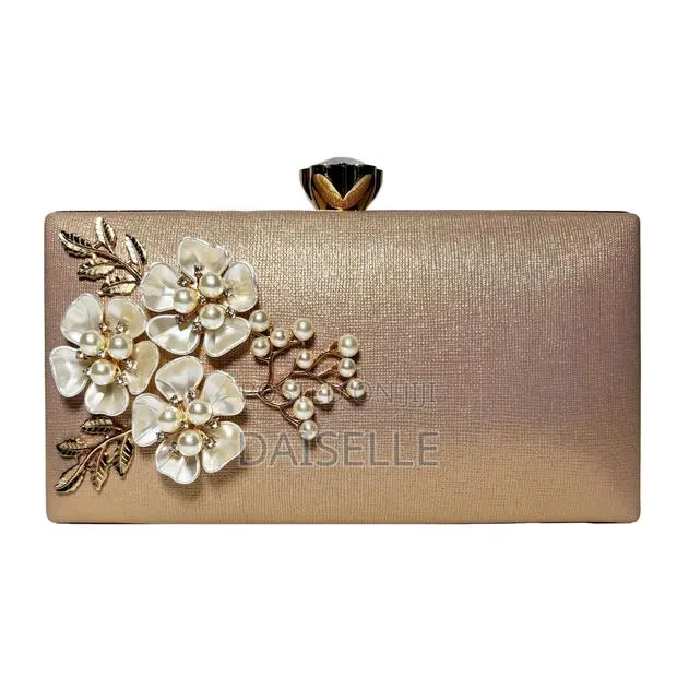Floral Pearl Clutch · Photo 1