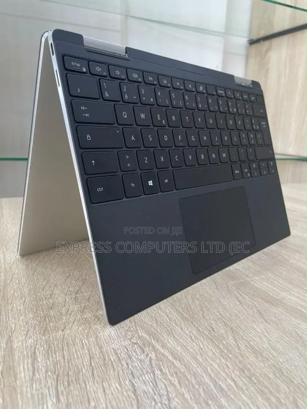 Laptop Dell XPS 13 2-in-1 (9315) 8GB Intel Core i5 SSD 256GB · Photo 1