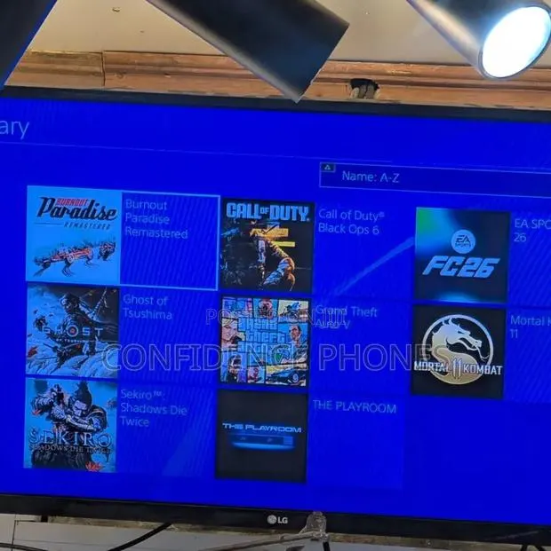 Ps4 Standard With Games · Photo 2