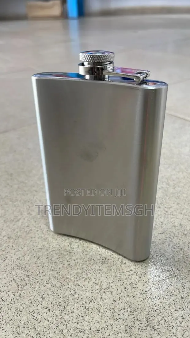 Liquor Stainless Steel Hip Flask (9oz) · Photo 1