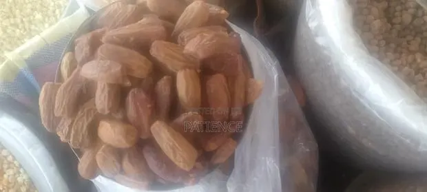 Fresh Dates and Date Seeds for Tea · Photo 1