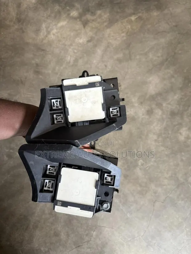 Honda CRV 2023:2025 Blind Spot Board Pair · Photo 1